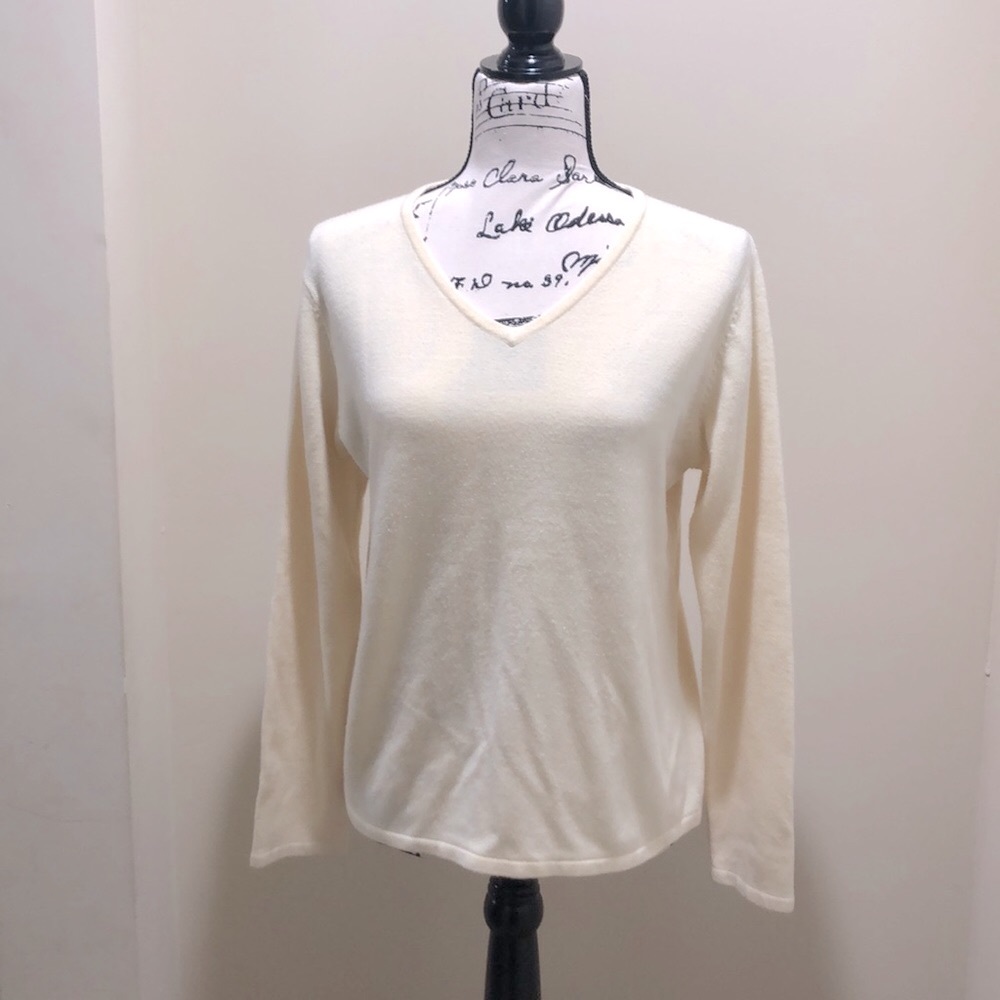 Sag Harbor Long Sleeve V-Neck Sweater
